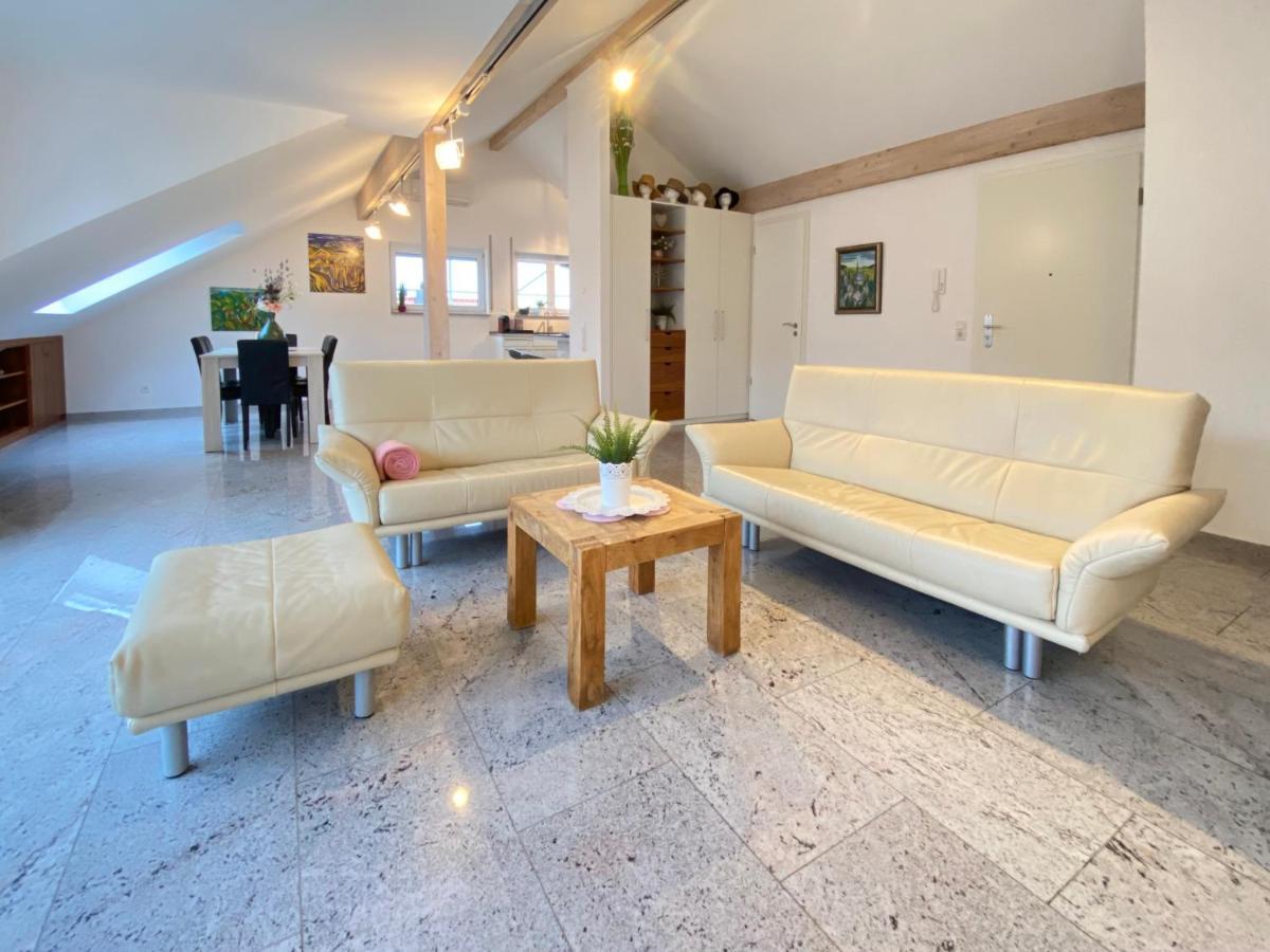 4 Zimmer Apartment, 125 Qm, Ruhig Und Zentrumsnah, Max 5 Pers, Dachterasse, Garage, 1000 Mbit Böblingen Buitenkant foto