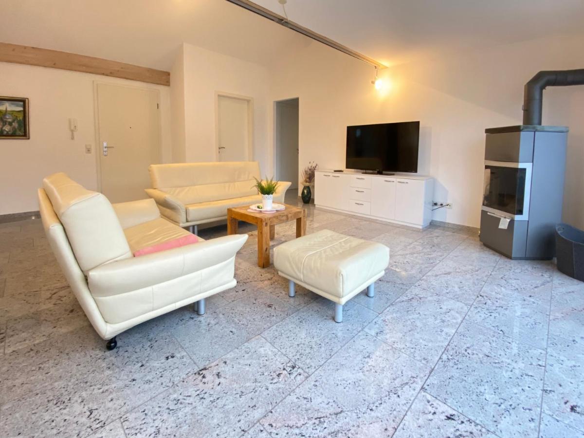 4 Zimmer Apartment, 125 Qm, Ruhig Und Zentrumsnah, Max 5 Pers, Dachterasse, Garage, 1000 Mbit Böblingen Buitenkant foto