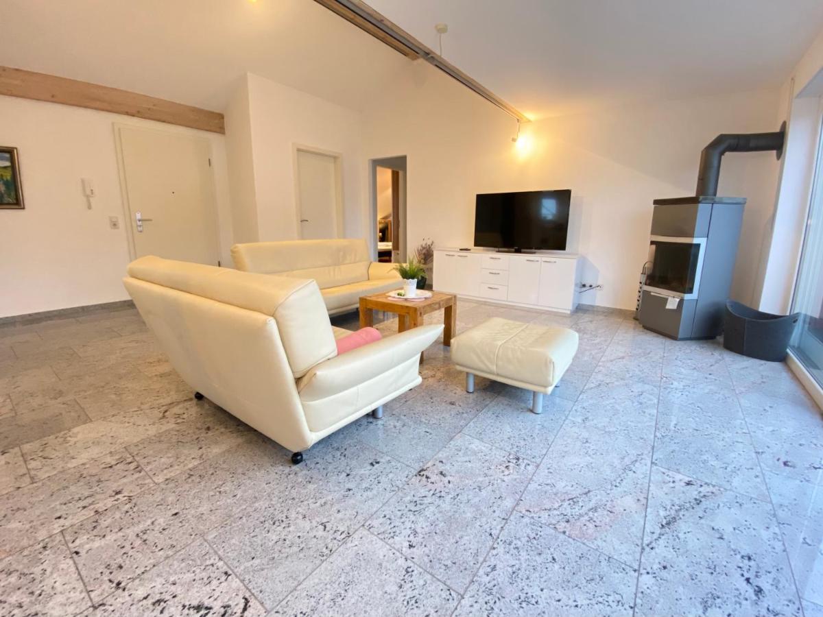 4 Zimmer Apartment, 125 Qm, Ruhig Und Zentrumsnah, Max 5 Pers, Dachterasse, Garage, 1000 Mbit Böblingen Buitenkant foto