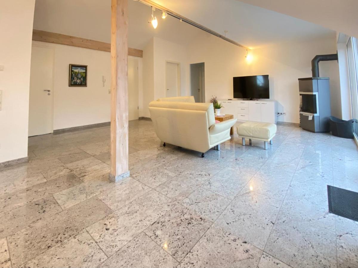 4 Zimmer Apartment, 125 Qm, Ruhig Und Zentrumsnah, Max 5 Pers, Dachterasse, Garage, 1000 Mbit Böblingen Buitenkant foto